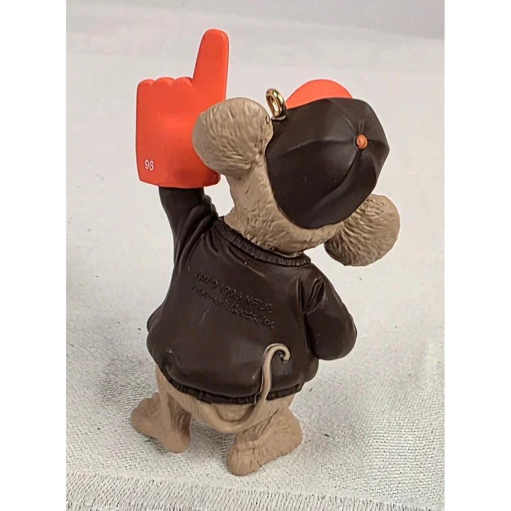 1996 Hallmark Keepsake Ornament NFL Cleveland Browns Mouse Bob Siedler QXI5351